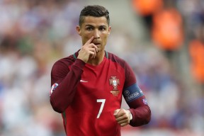 爱游戏ayx官网-马其顿男篮在欧洲预赛中奋勇争先，力争突破历史纪录，马其顿晋级欧洲杯